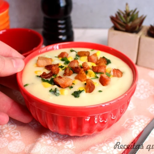 SOPA DE BATATA COM MILHO E BACON