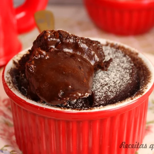 BOLO DE CANECA RECHEADO
