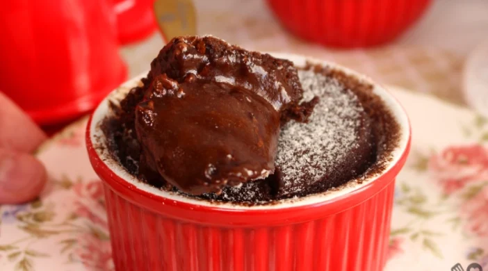 BOLO DE CANECA RECHEADO
